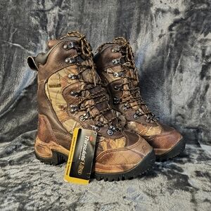 Brown Insulated Boots with Camouflage Pattern